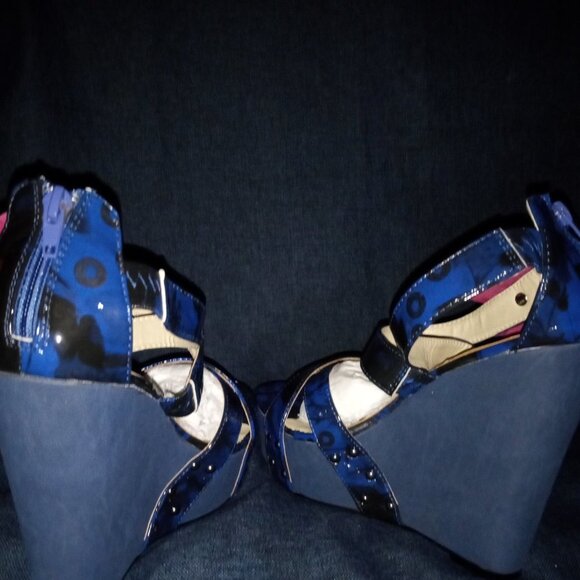 PAZZLE " SCARLET THE BLUE " With Pink Flower ( BRAND NEW !!! ) - Picture 3 of 4